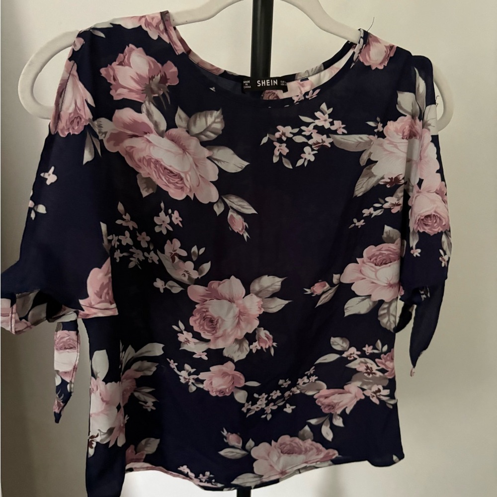 SHEIN Women's Navy Floral Top